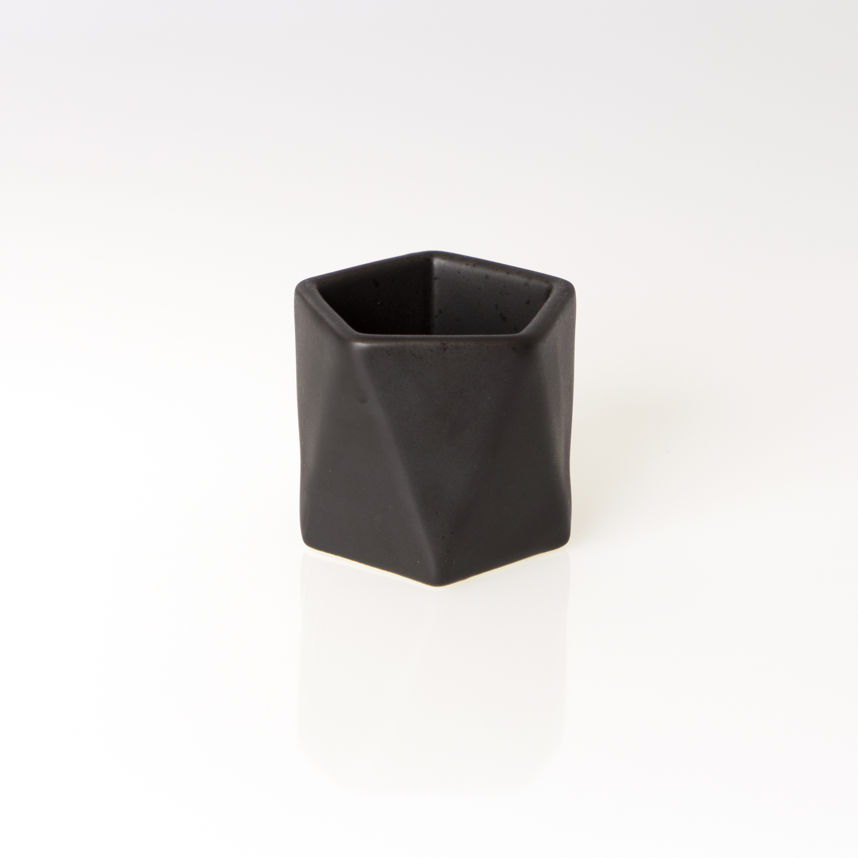 Monochrome small Black