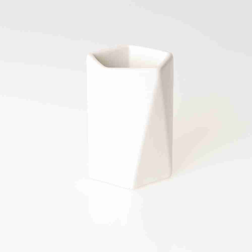 Monochrome large White Monochrome large White